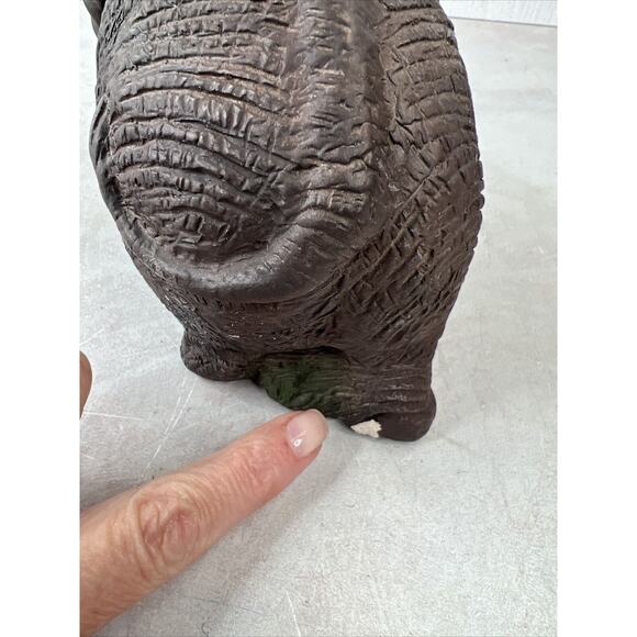 Bandanna Elephant Sculpture 1982 Chips In Paint San Diego CA VTG - Picture 4 of 14